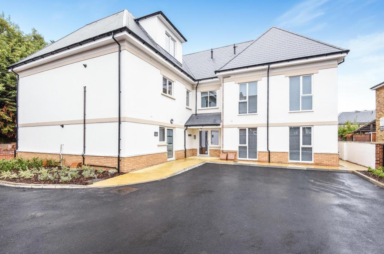 Apartment Magna House Egham